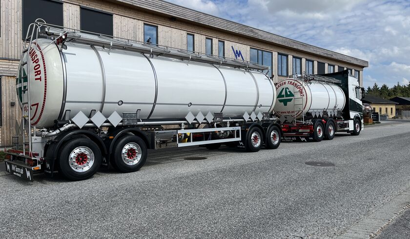 13010---13011---gronaasen-transport-as-15-000-liter-kemitank-pabygning-og-30-000-liter-anhaenger.jpg